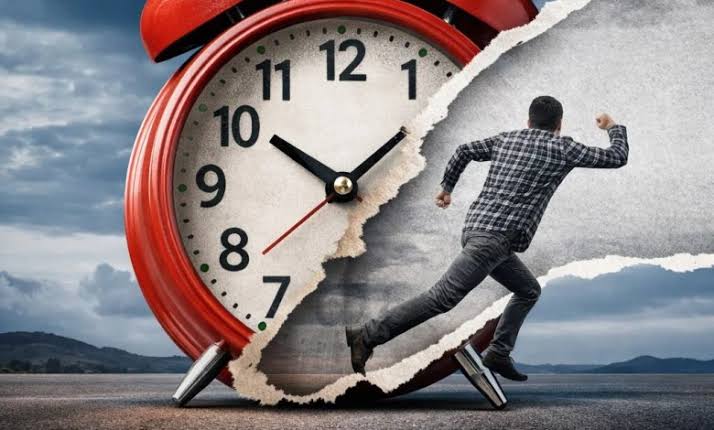 حيـن تتحـول الساعـة إلـى برنامـج انتخــابي 