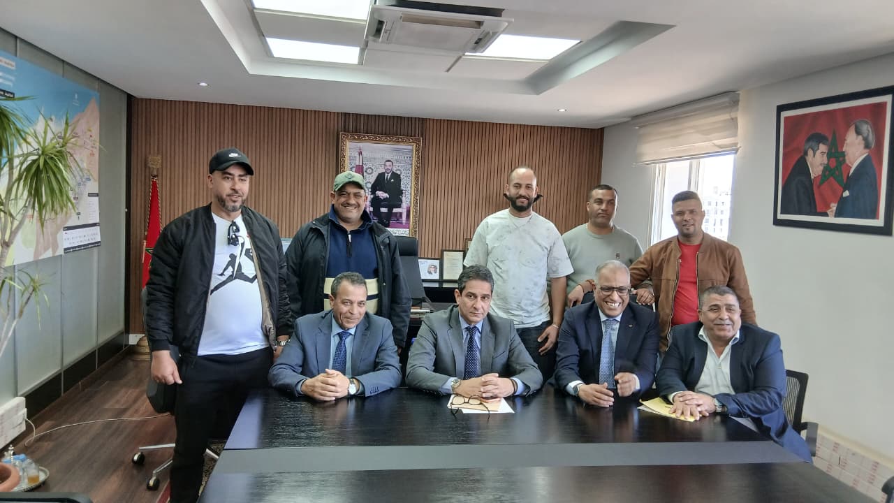 اتفاق جديد يحسن أوضاع عمال النظافة بالدار البيضاء ويقر زيادات وترسيمات ومكتسبات اجتماعية 