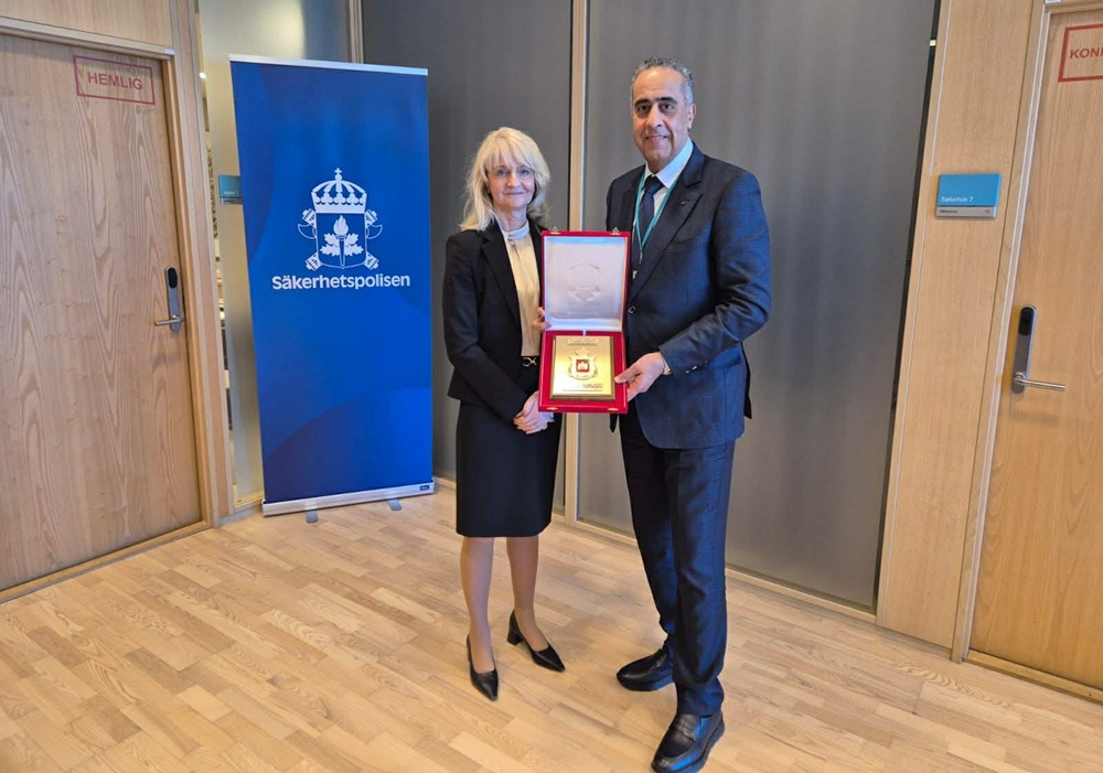 وفد أمني رفيع بقيادة عبد اللطيف حموشي يوقع مذكرة تفاهم مع الشرطة السويدية لتعزيز تبادل المعلومات والتنسيق الأمني 