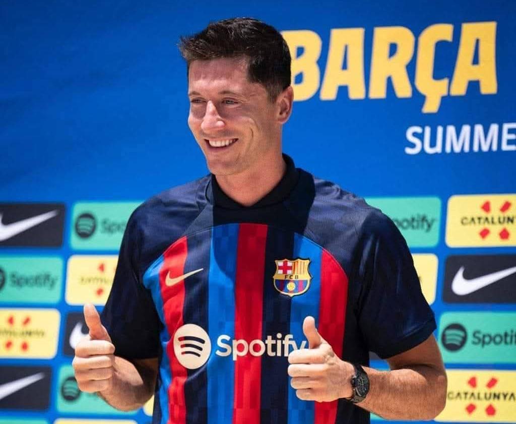 ليفاندوفسكي يودّع برشلونة برسالة مؤثـرة بعد أربـــعة مــــواسم ناجحة 